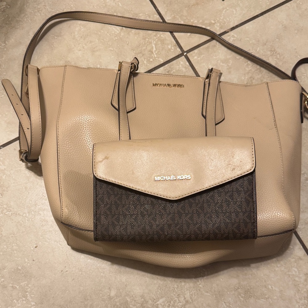 Michael Kors Cream and Brown Shoulder Bag Set